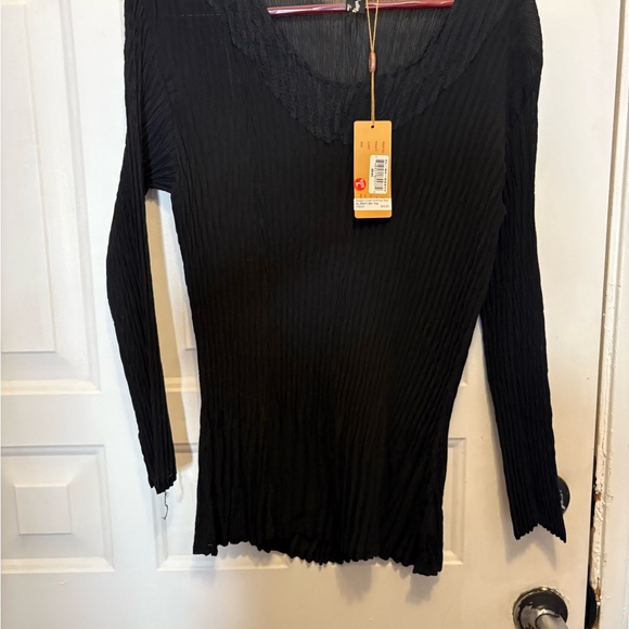 Pretty Angel Black Long Sleeve Top - Picture 2 of 4